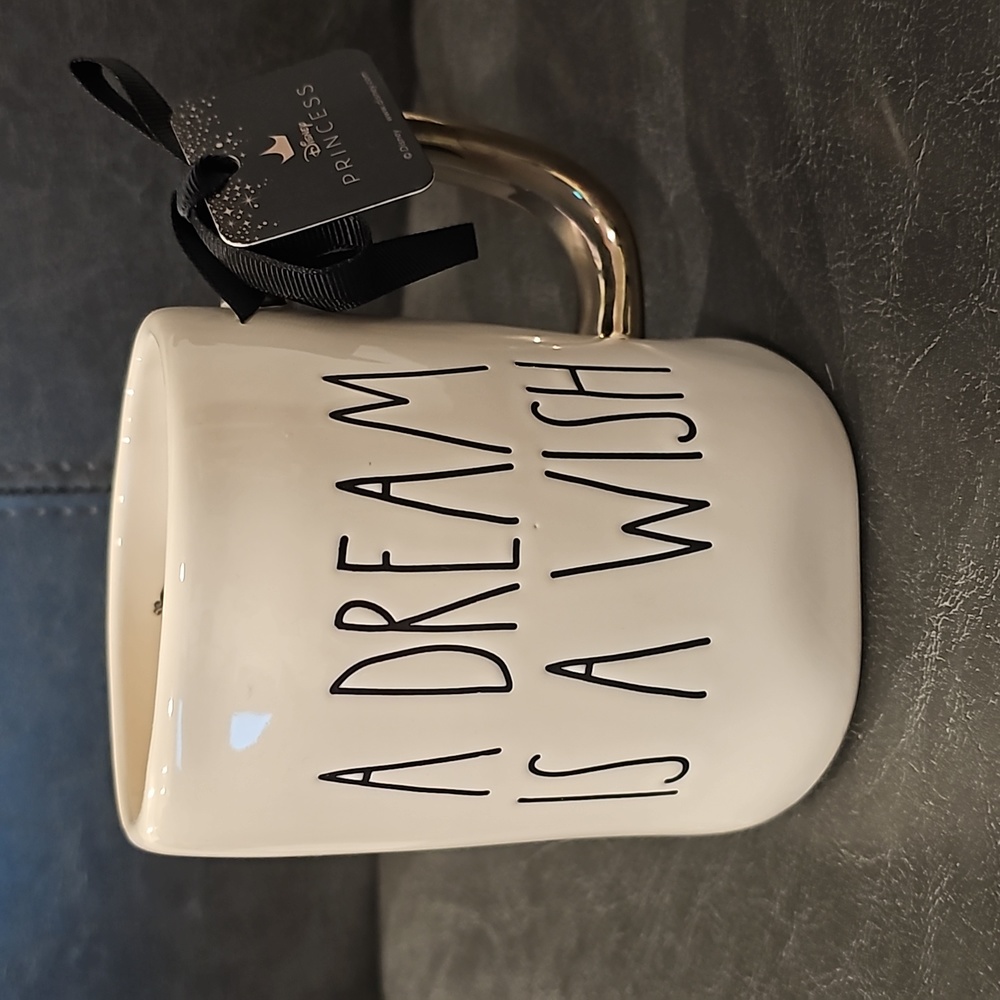 NWT Rae Dunn Disney Collection  A DREAM IS A WISH Cinderella mug